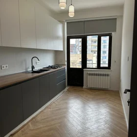 In Baku 90.0 m² apartment is for sale - Image 3