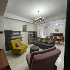 In Baku 190.0 m² apartment is for rent - Image 2