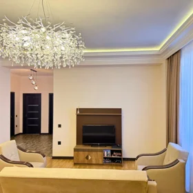 In Baku 130.0 m² apartment is for rent - Image 3