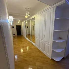 In Baku 138.0 m² apartment is for sale - Image 5