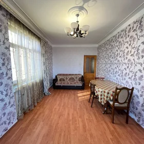In Baku 65.0 m² apartment is for rent - Image 3