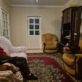 In Baku 80.0 m² apartment is for sale - Image 3