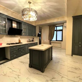 In Baku 205.0 m² apartment is for sale - Image 2