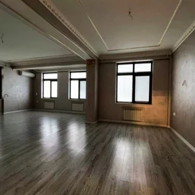 In Baku 205.0 m² apartment is for sale - Image 5