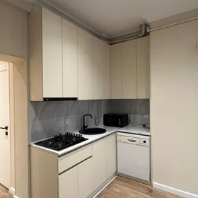 In Baku 65.0 m² apartment is for rent - Image 3