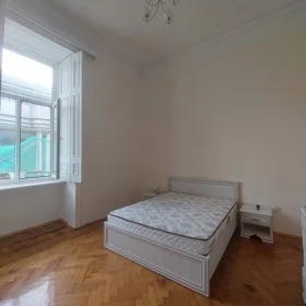 In Baku 110.0 m² apartment is for rent - Image 2