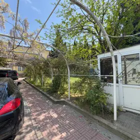 In Baku 320.0 m² house with 8.0 rooms is for sale - Image 4