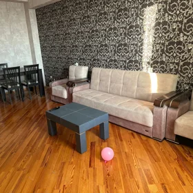 In Baku 90.0 m² apartment is for rent - Image 2