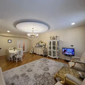 In Baku 137.0 m² apartment is for sale - Image 2