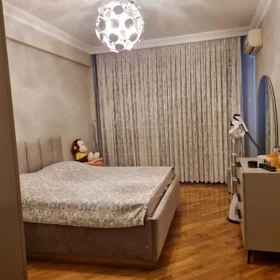 In Baku 145.0 m² apartment is for sale - Image 3