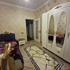 In Baku 160.0 m² house with 5.0 rooms is for sale - Image 2