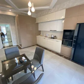 In Baku 140.0 m² apartment is for rent - Image 5