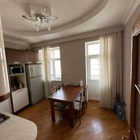 In Baku 120.0 m² apartment is for sale - Image 5