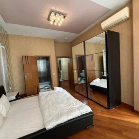 In Baku 210.0 m² apartment is for rent - Image 5