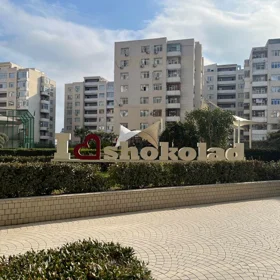 In Baku 185.0 m² apartment is for sale - Image 2