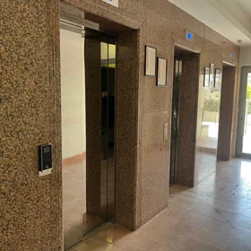 In Baku 185.0 m² apartment is for sale - Image 3