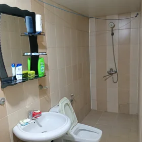 In Baku 60.0 m² house with 2.0 rooms is for sale - Image 2