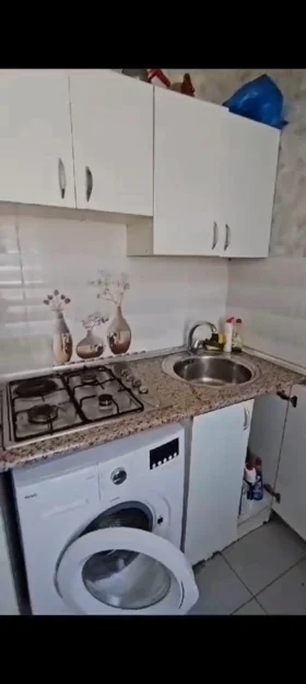 In Baku 65.0 m² apartment is for sale - Image 5