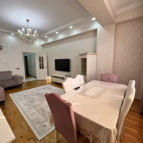 In Baku 110.0 m² apartment is for sale - Image 3