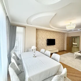 In Baku 99.0 m² apartment is for sale - Image 3