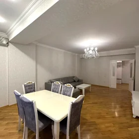 In Baku 110.0 m² apartment is for rent - Image 2