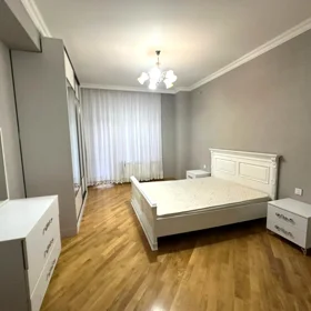 In Baku 110.0 m² apartment is for rent - Image 3