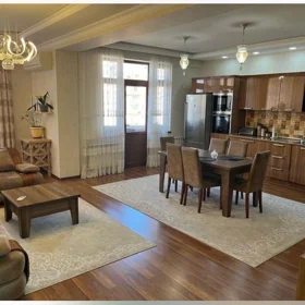 In Baku 120.0 m² apartment is for rent - Image 3