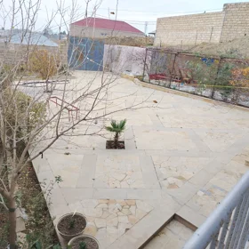 In Baku 100.0 m² apartment is for sale - Image 2