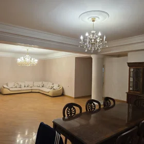 In Baku 200.0 m² apartment is for rent - Image 3