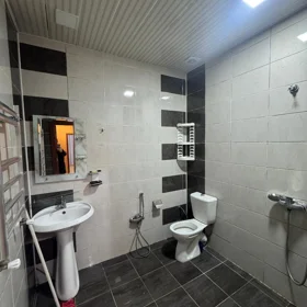 In Baku 70.0 m² apartment is for rent - Image 4