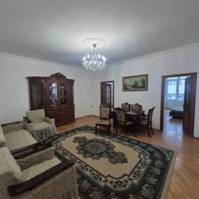 In Baku 110.0 m² apartment is for rent - Image 2