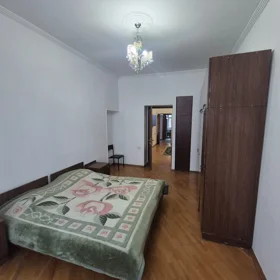 In Baku 110.0 m² apartment is for rent - Image 5