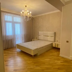 In Baku 168.0 m² apartment is for rent - Image 3