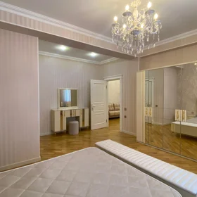 In Baku 168.0 m² apartment is for rent - Image 4