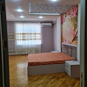 In Baku 150.0 m² apartment is for rent - Image 3