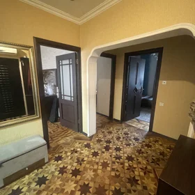 In Sumgayit 140.0 m² apartment is for sale - Image 2