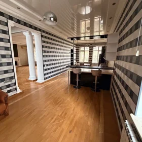 In Baku 260.0 m² house with 8.0 rooms is for rent - Image 5