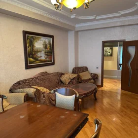 In Baku 130.0 m² apartment is for rent - Image 3