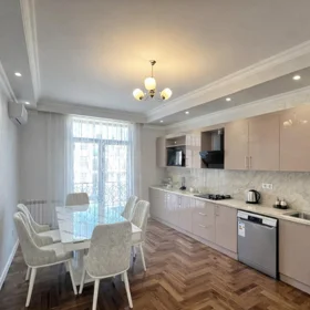 In Baku 98.0 m² apartment is for rent - Image 5