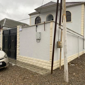 In Baku 200.0 m² apartment is for sale - Image 2