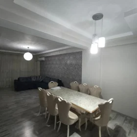 In Baku 190.0 m² apartment is for rent - Image 5