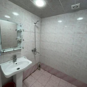 In Baku 65.0 m² apartment is for sale - Image 2