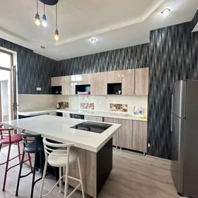 In Baku 190.0 m² apartment is for sale - Image 3