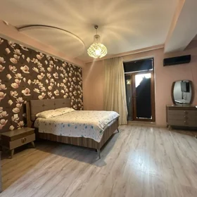 In Baku 190.0 m² apartment is for sale - Image 5