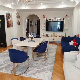 In Baku 125.0 m² apartment is for sale - Image 2