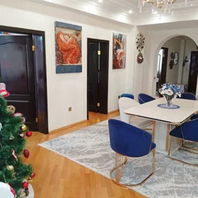 In Baku 125.0 m² apartment is for sale - Image 3