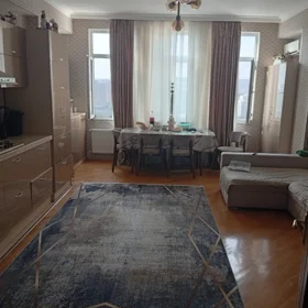 In Baku 125.0 m² apartment is for sale - Image 4