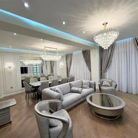 In Baku 140.0 m² apartment is for rent - Image 4