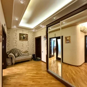 In Baku 155.0 m² apartment is for sale - Image 5