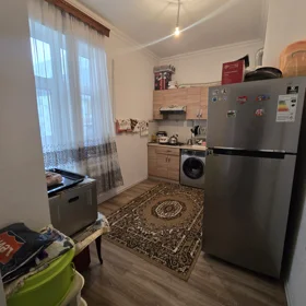 In Baku 70.0 m² apartment is for sale - Image 3